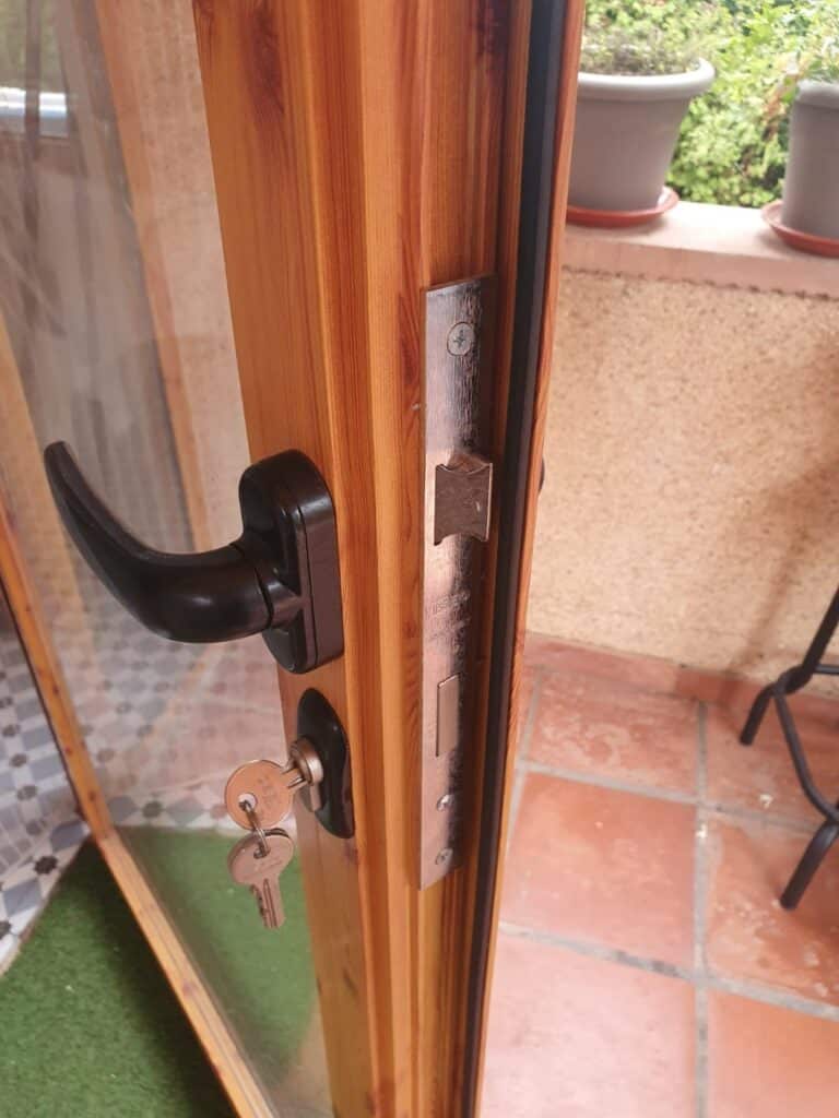 Apertura de puertas Campoamor R-5